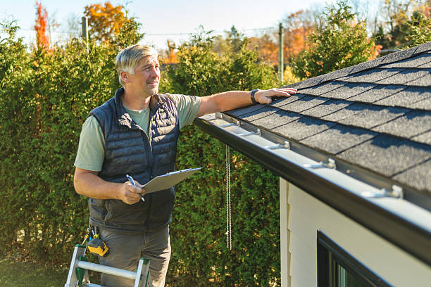 Professional Roofing technician working in Hampstead, NC